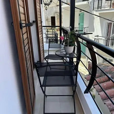 Panos House Apartment